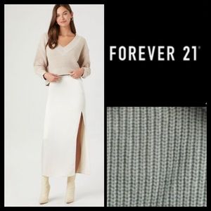 NWOT F21 V-Neck Crop Sweater